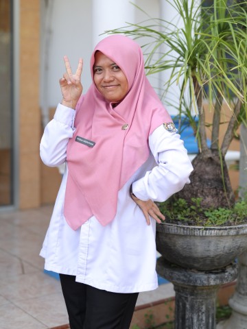 Frisia Indrayani, S. Pd